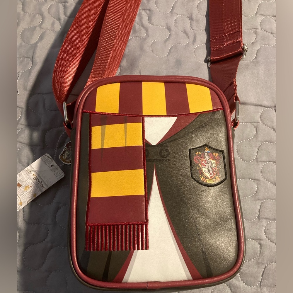 Harry Potter Gryffindor Buckle Down crossbody bag New with tags NWT